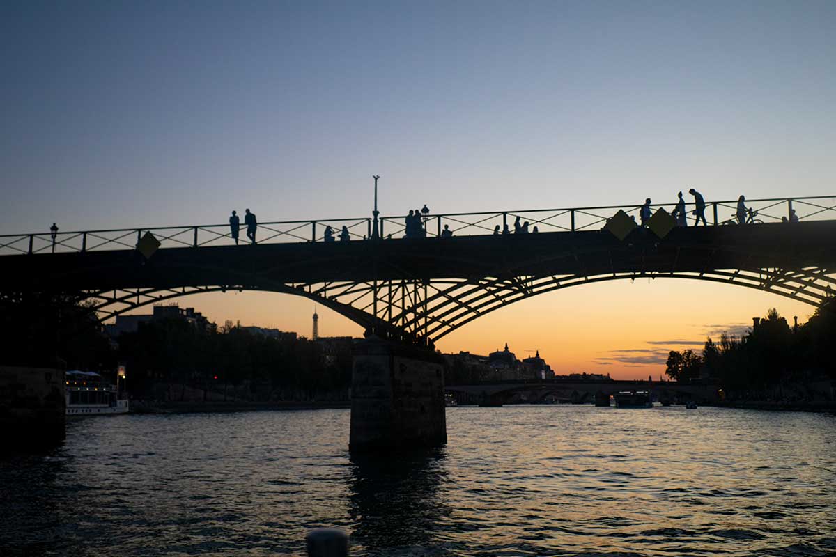 image of pont des arts paris at sunset