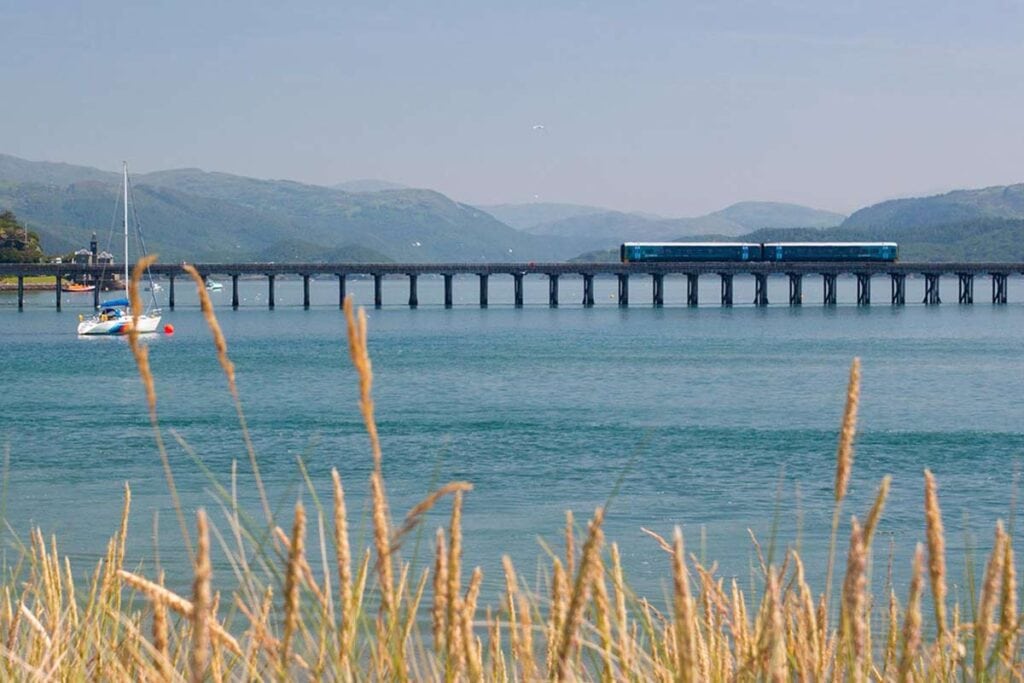 Travelling In Wales By Train - The Complete Guide
