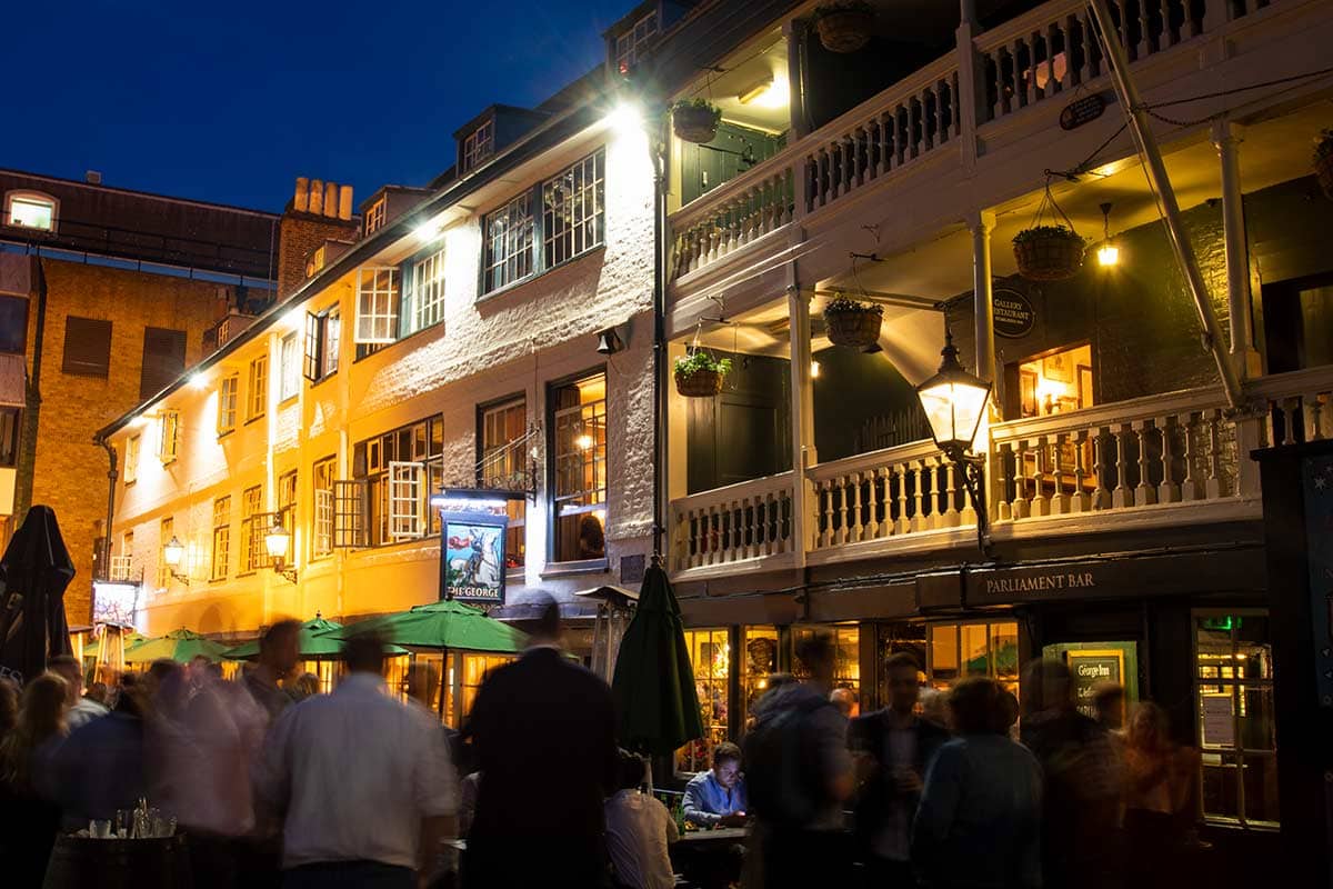 imager of the George inn southwark at night London England uk