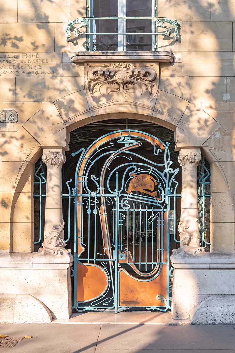 image of Castel Beranger doorway Paris france