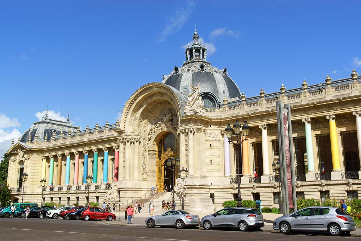 image of petit palais paris France in daytime