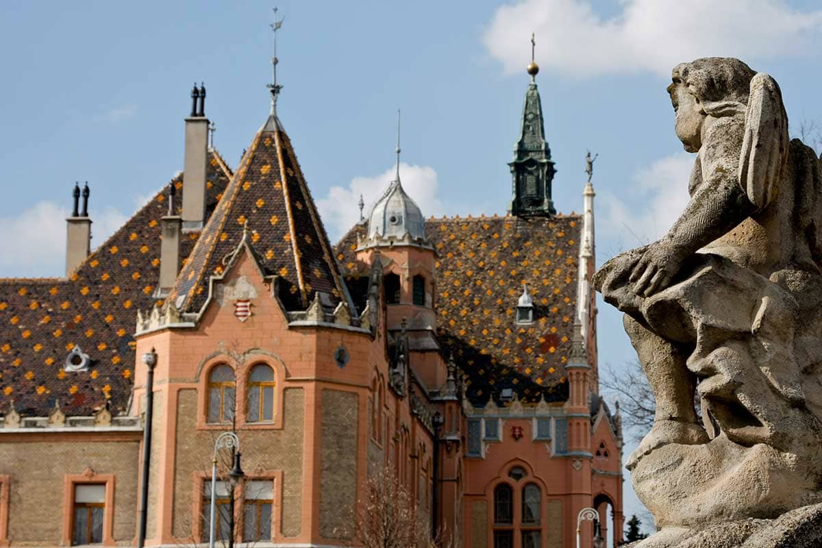 image of Kecskemét city hall hungary