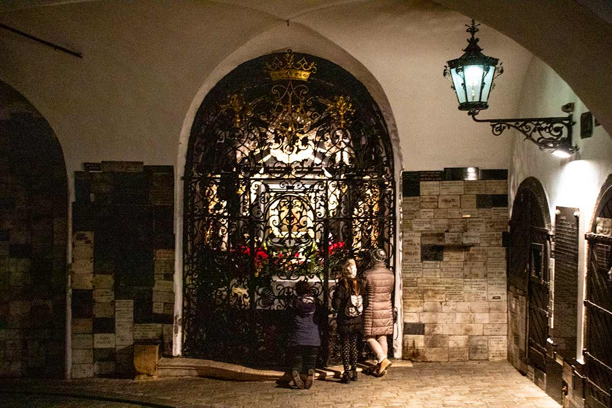 image of stone gate zagreb croatia