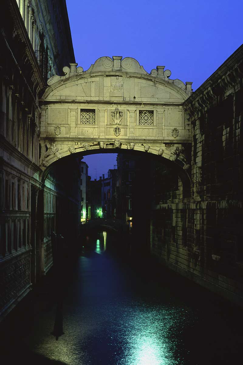 image of bridge of sighs venice Veneto italy