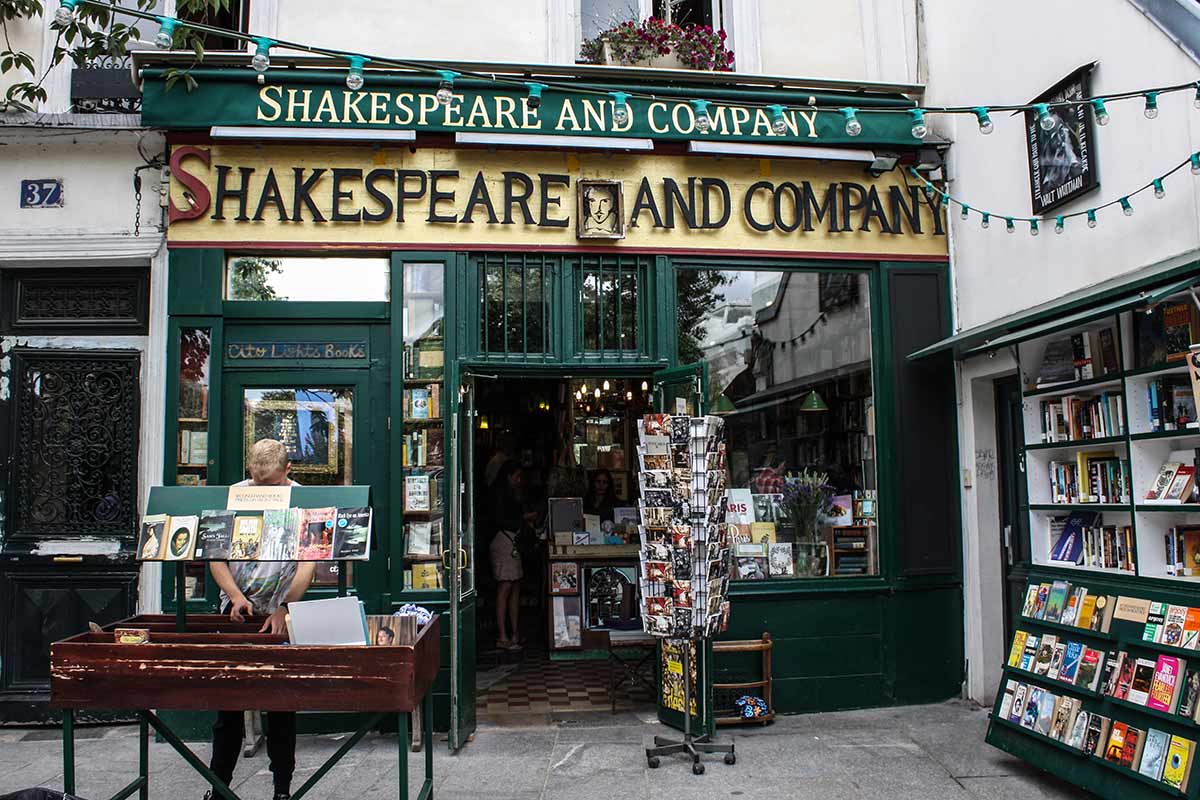 image of Shakespeare and company bookshop latin quarter Paris france