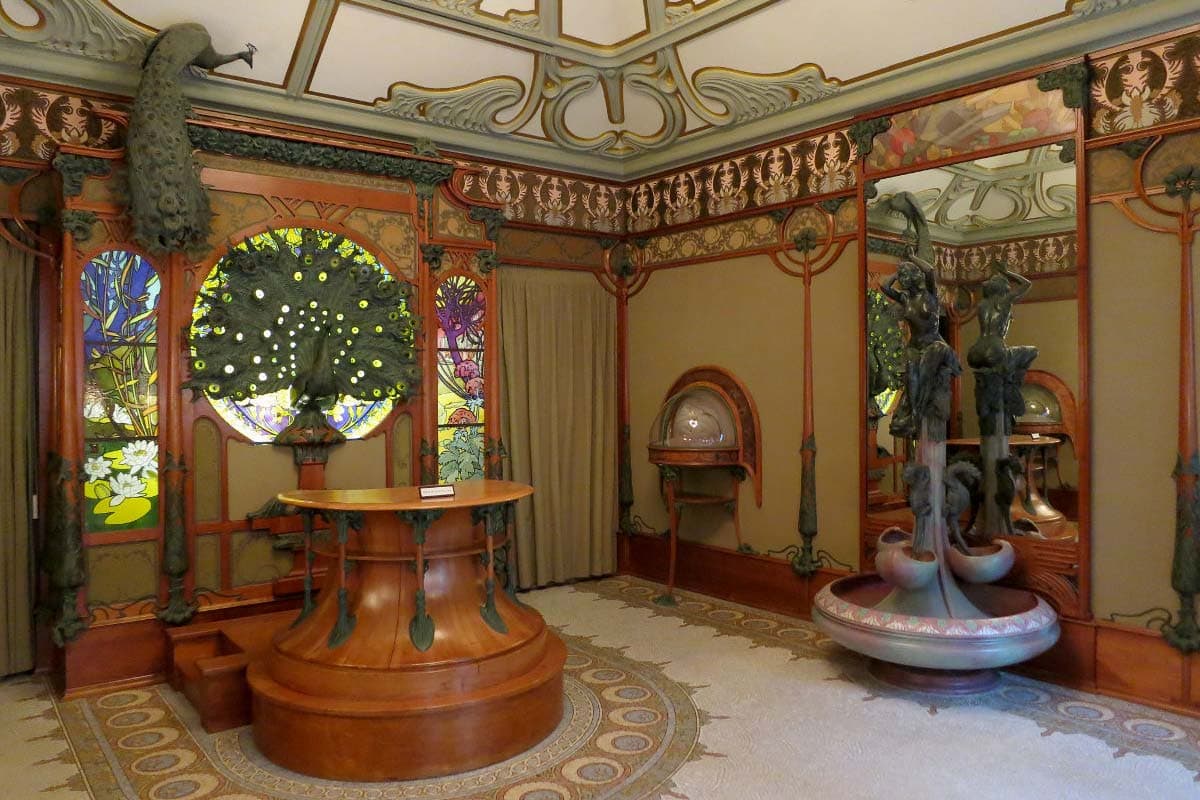 image of jeweller's shop designed by alfons mucha in Musee Carnavalet Paris