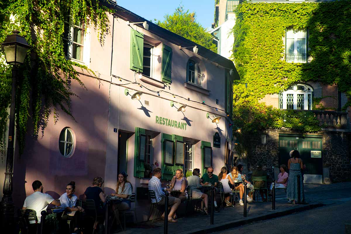 image of la maison rose restaurant montmartre paris france