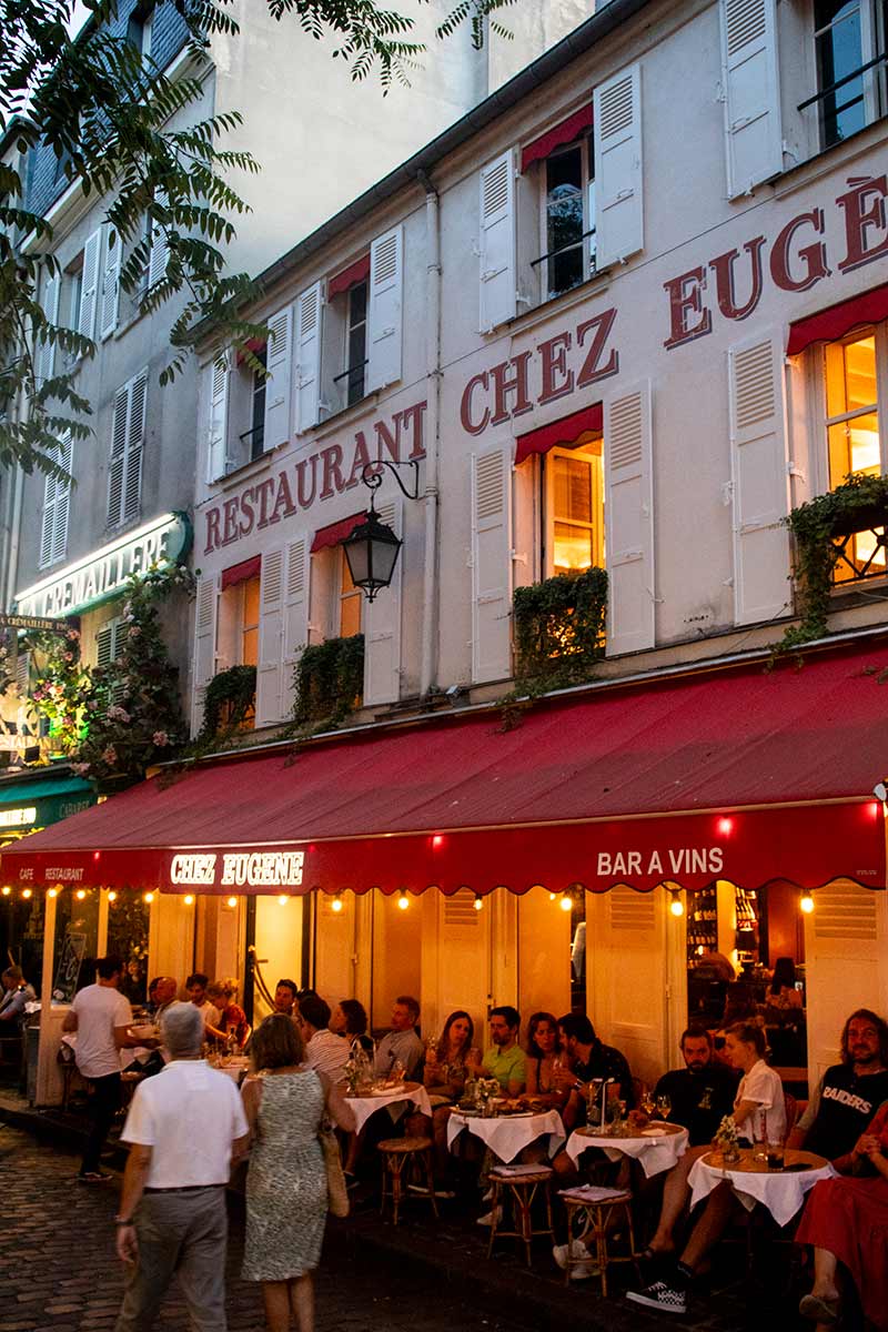 image of chez eugene restaurant place du tertre Montmartre paris france