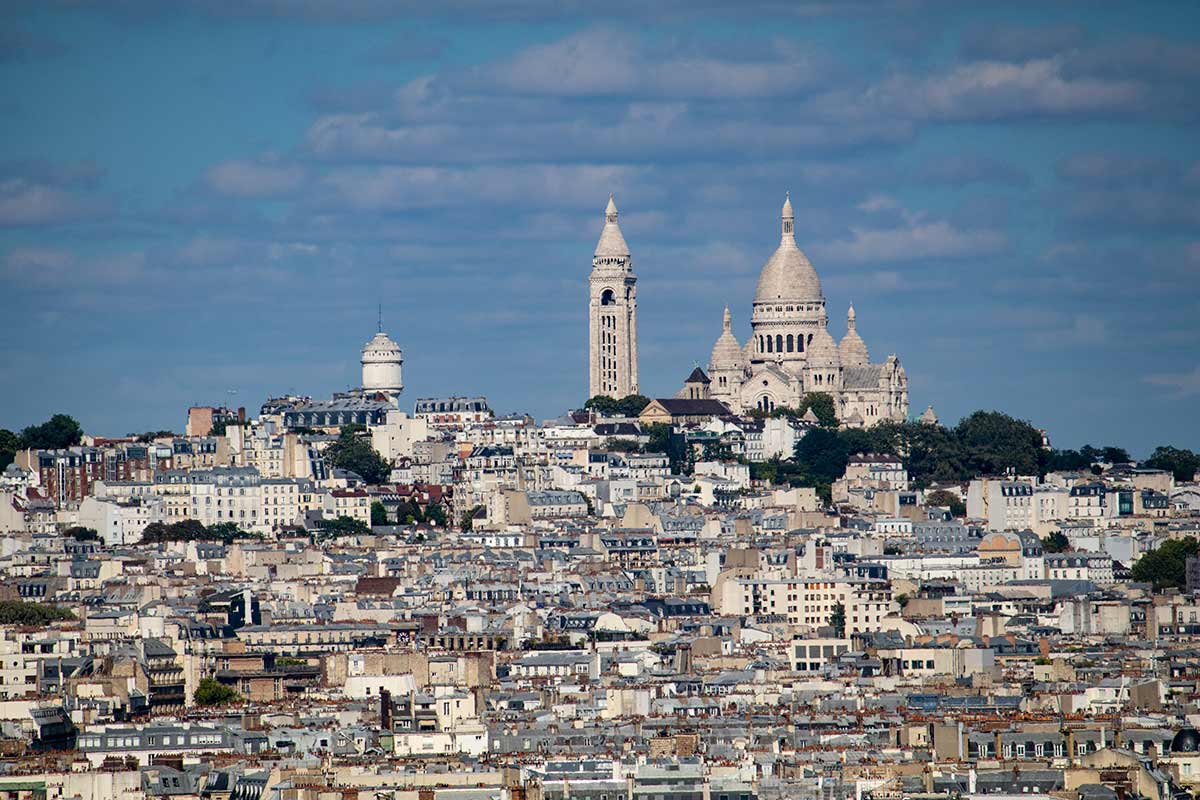 image of Sacré coeur basilica monmartre Paris france